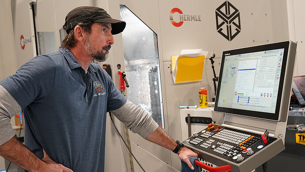 JL Billet owner, Jimi Leslie, operates the HERMLE C 400 using HEIDENHAIN TNC7 controls at the Nashville facility – producing firearms components.